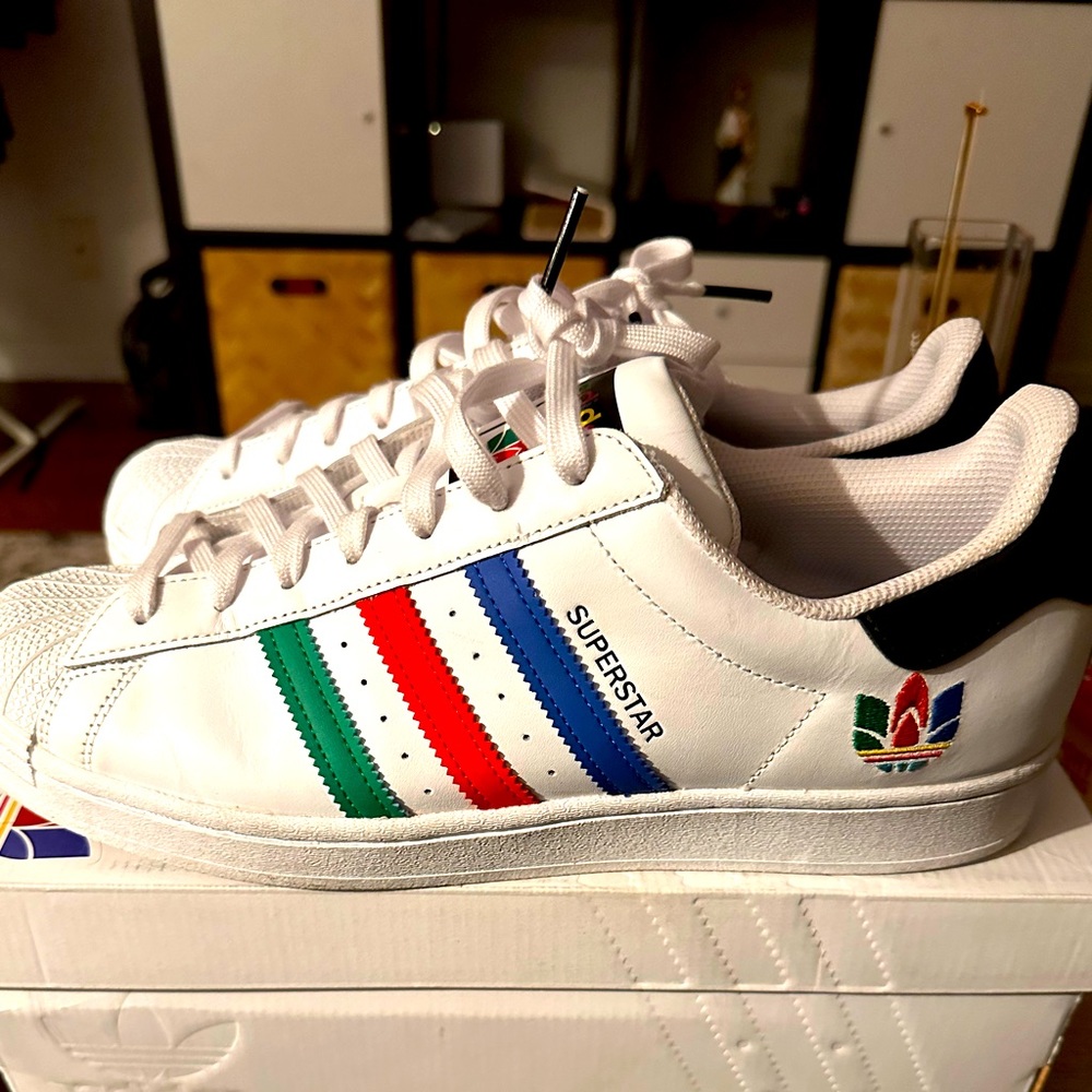 Adidas Superstar Inclusive sneakers - Like NEW! (Wore once)